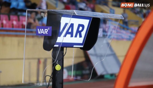 Tìm hiểu VAR trong bóng đá là gì?
